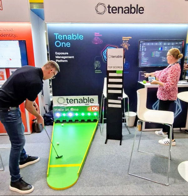 Golf game for exhibition and conference stands