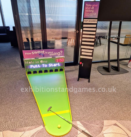 Golf putting game for trade shows, exhibitions, and promotions